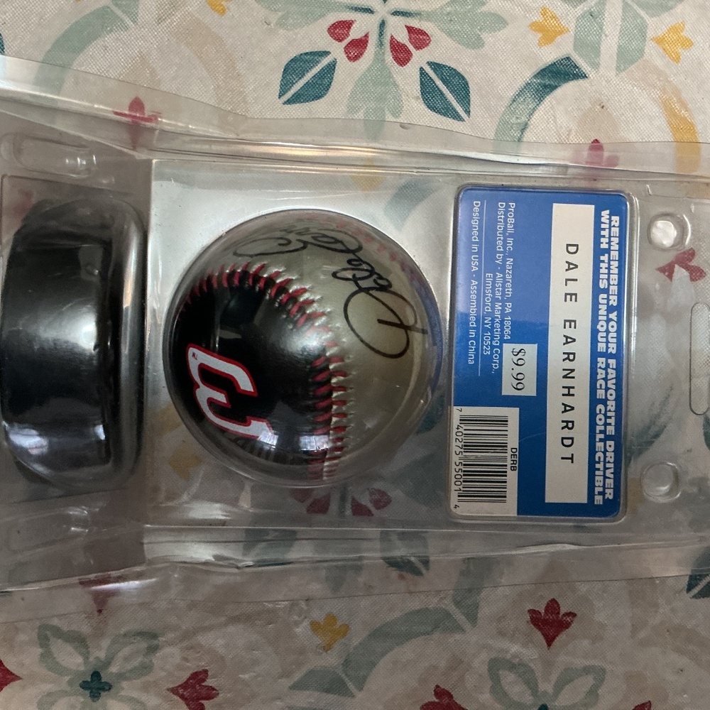 Baseball - Picture 2 of 5
